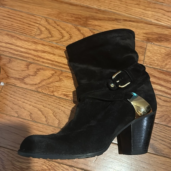 Stuart Weitzman black suede slouch boot with gold hardware - Picture 5 of 8